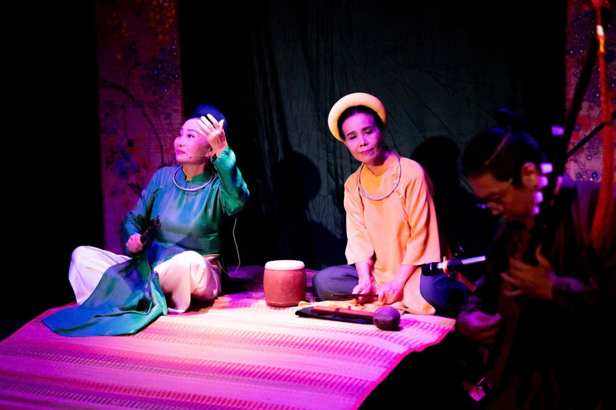 Các nghệ sĩ lưu giữ các thể loại âm nhạc truyền thống qua loạt chương trình biểu diễn: “Tinh văn diễn ca”.