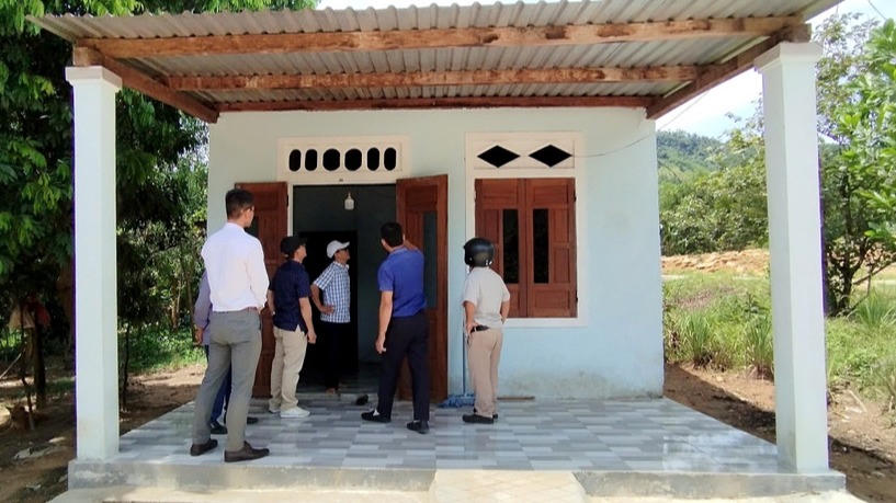 Thông qua Chương trình 1719, đã hỗ trợ xây dựng 1.890 ngôi nhà cho người dân vùng đồng bào dân tộc thiểu số. Ảnh: Phòng Dân tộc tôn giáo
