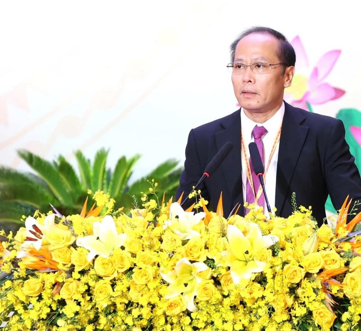 Ông Nguyễn Khắc Hà, Phó Bí thư Tỉnh ủy, Chủ tịch Ủy ban MTTQ Việt Nam tỉnh Khánh Hòa, phát biểu khai mạc đại hội. (ảnh X.H)