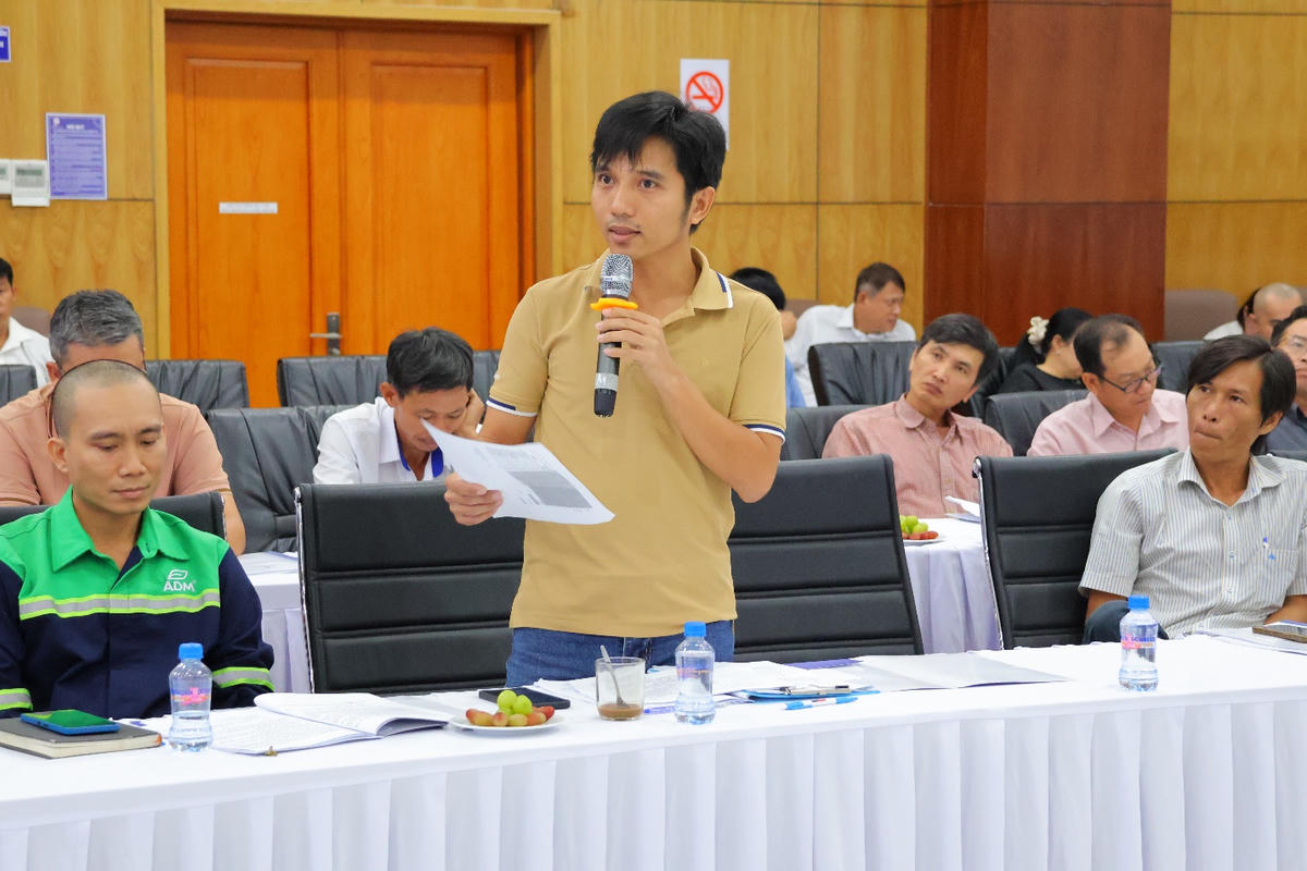 Đại diện khách hàng phát biểu tại hội nghị.