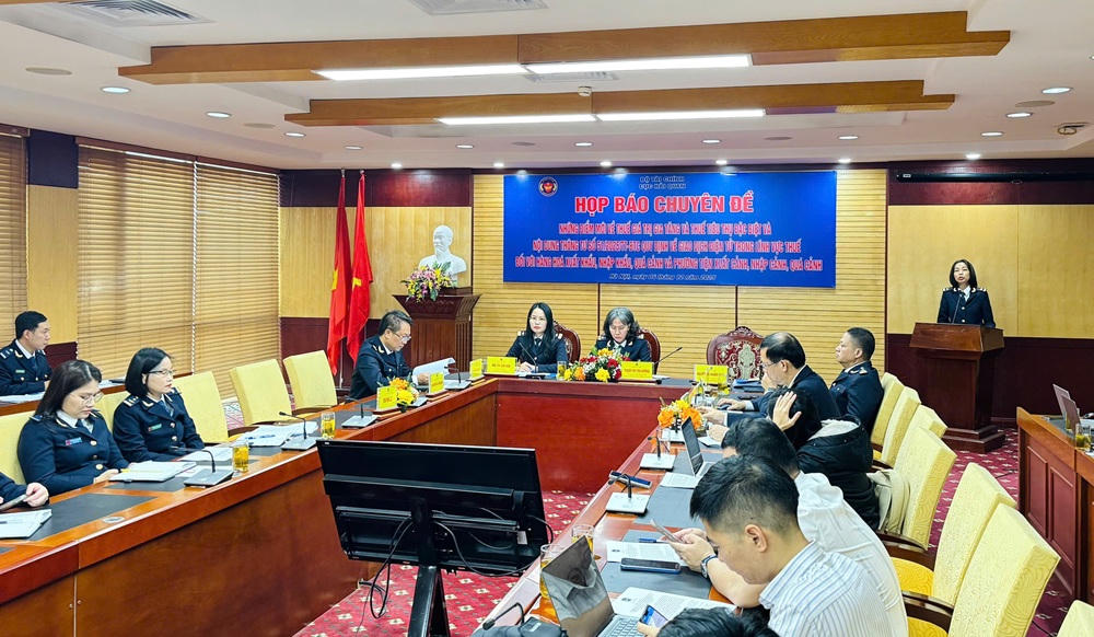 Quang cảnh buổi họp báo