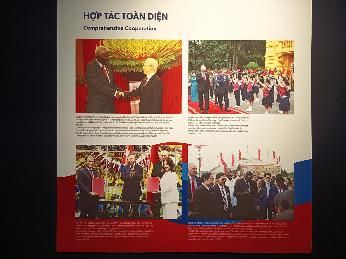 Triển lãm đã giới thiệu về những câu chuyện và hoạt động của lãnh đạo Đảng, Nhà nước, các tổ chức Hội, đoàn thể và nhân dân giữa hai đất nước Việt Nam - Cuba. Ảnh: Phạm Sỹ.