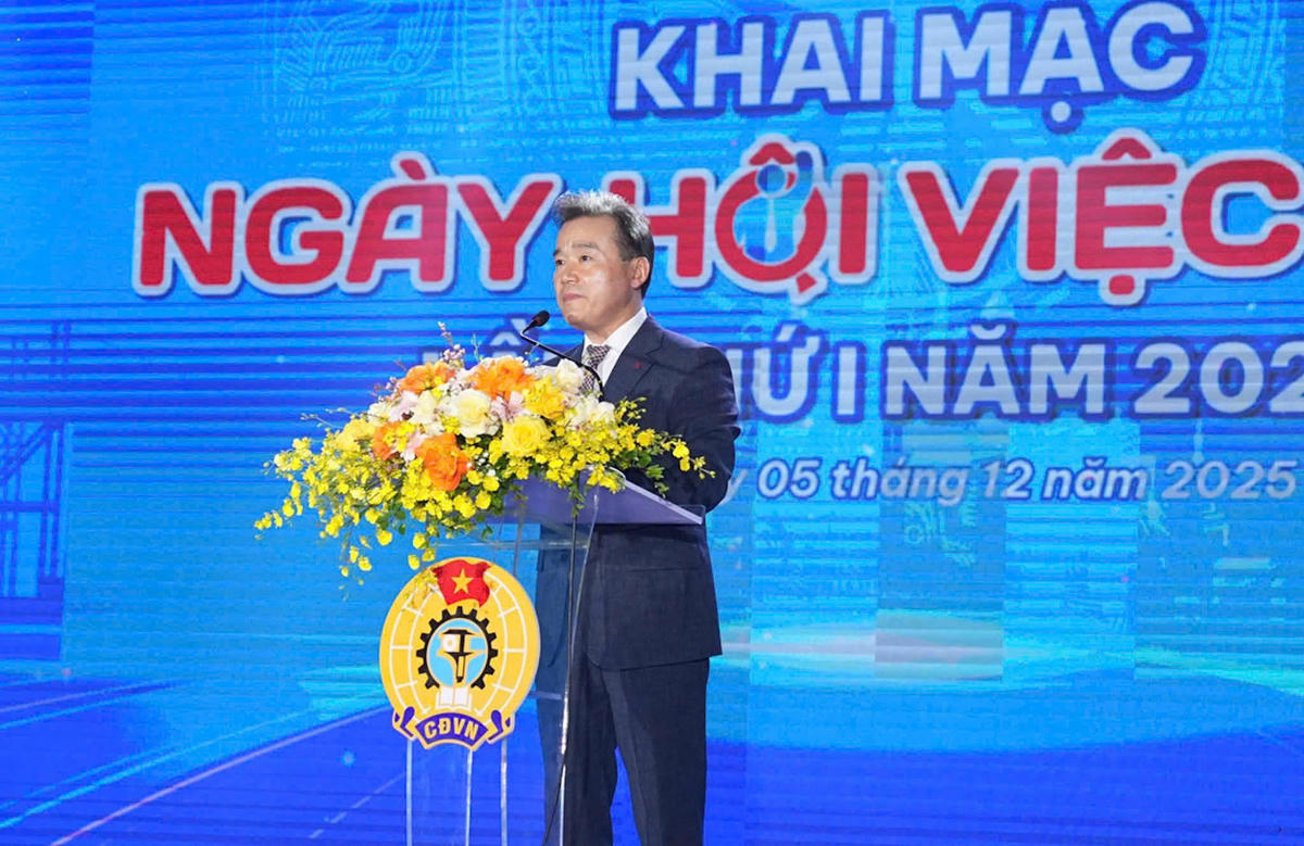 Ông Yun Yeong Joon, Phó Tổng Giám đốc Công ty TNHH LG Innotek Việt Nam Hải Phòng chia sẻ về nhu cầu tuyển dụng lao động. Ảnh: PT.