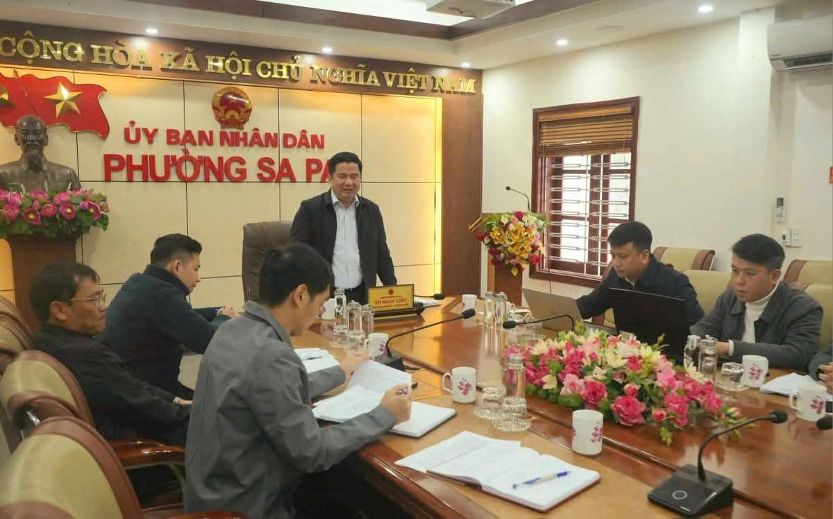 Buổi làm việc nhằm thúc đẩy tiến độ giải phóng mặt bằng để thực hiện dự án&nbsp;Hầm đường bộ Hoàng Liên. Ảnh: Truyền hình Sa Pa.