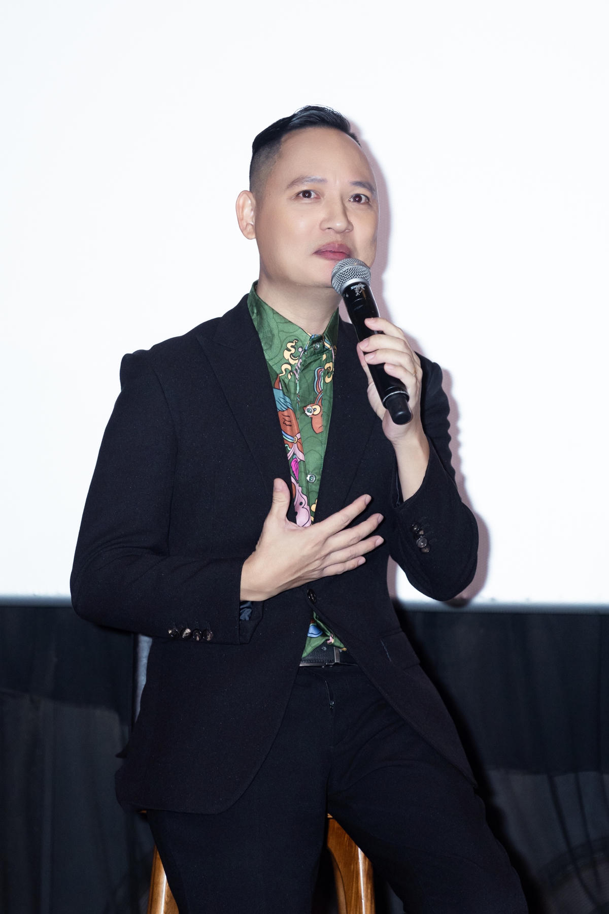 Nhạc sĩ Nguyễn Hải Phong bày tỏ trong buổi họp báo ra mắt MV.