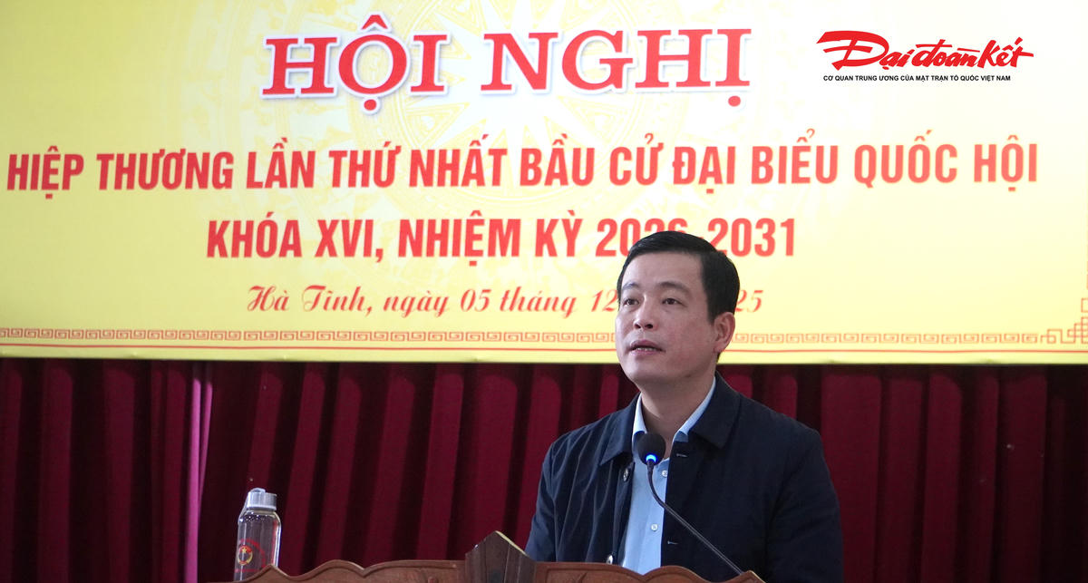 Chủ tịch Ủy ban MTTQ Việt Nam tỉnh Hà Tĩnh Nguyễn Thành Đồng phát biểu tại hội nghị. Ảnh: HN.