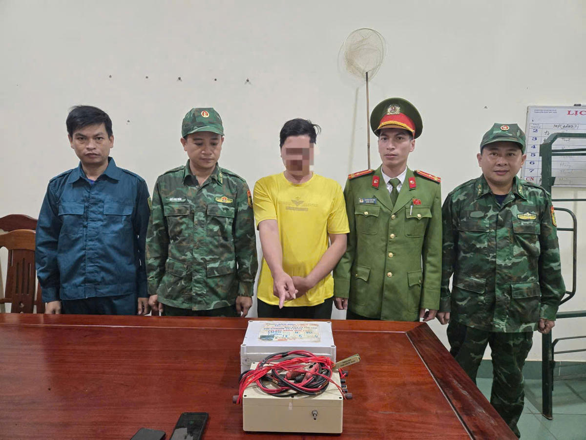 Quảng Trị: Bắt đối tượng dùng kích điện để đánh bắt thủy sản