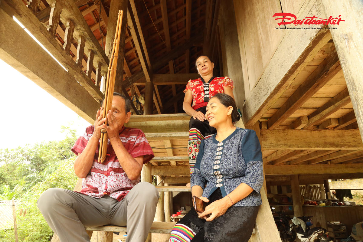 Dự án bảo tồn văn hóa tại bản Hoa Tiến (Quỳ Châu cũ) do&nbsp;Sở Văn hóa, Thể thao và Du lịch triển khai. Ảnh: ĐB