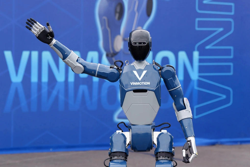 Robot hình người VinMotion đang đạt được nhiều bước tiến. Ảnh: V.G.