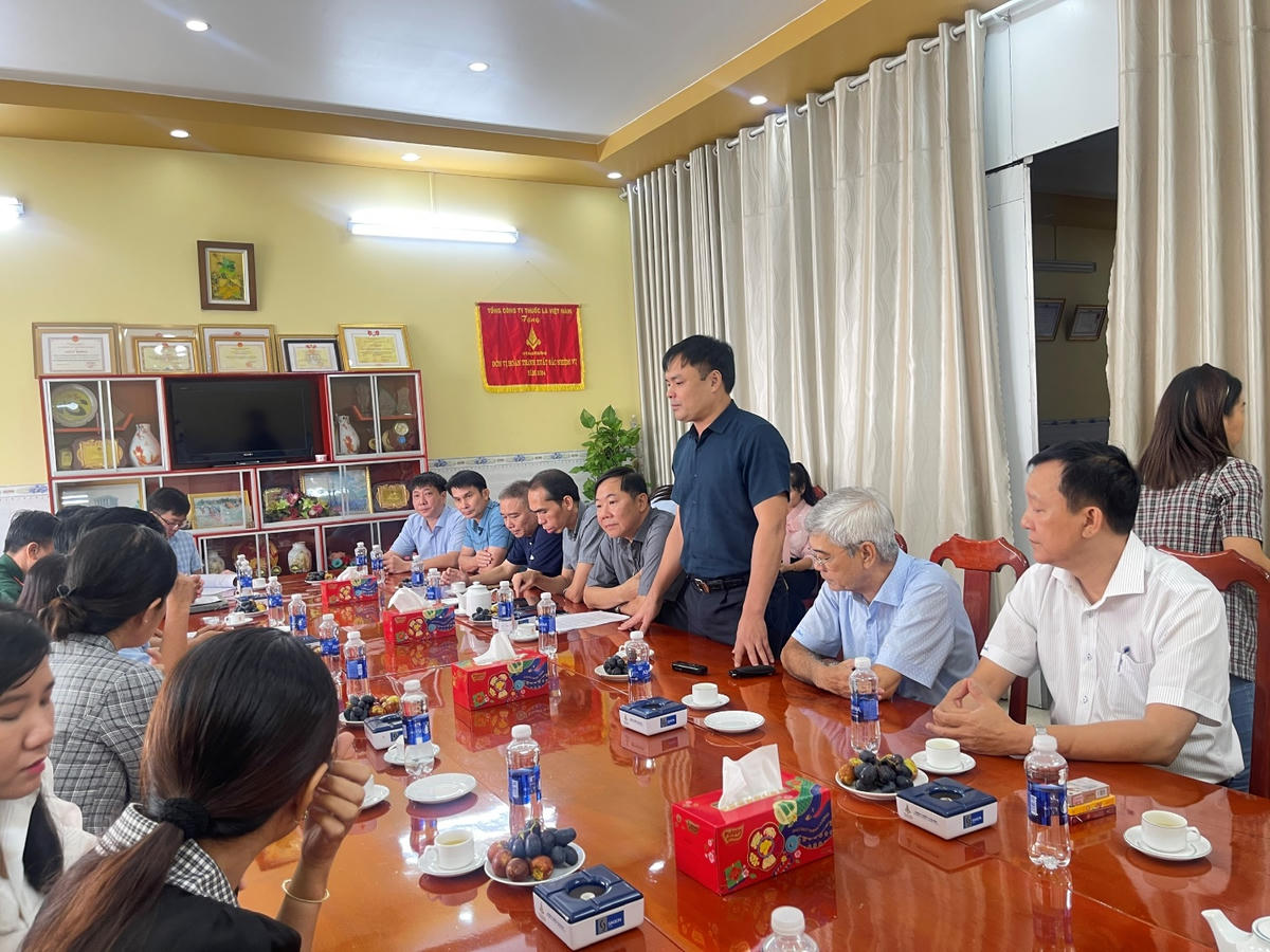 Ông Đặng Văn Dũng, Phó Chánh Văn phòng Thường trực BCĐ 389, dẫn đầu đoàn công tác

