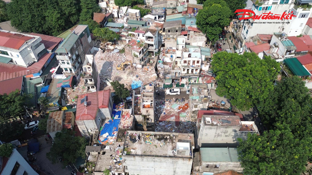 UBND TP Hà Nội vừa ban hành Quyết định 6032/QĐ-UBND điều chỉnh thời gian thực hiện dự án đường Vành đai 1 đoạn Hoàng Cầu – Voi Phục đến hết năm 2026 do vướng mắc trong giải phóng mặt bằng. Đồng thời yêu cầu các phường Láng, Ô Chợ Dừa và Giảng Võ hoàn thành giải phóng mặt bằng trước ngày 15/12.