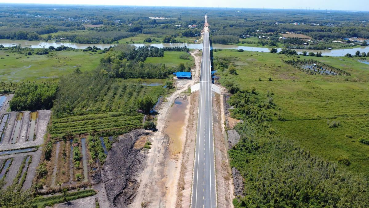 Tuyến đường từng được quy hoạch là đường cao tốc 4 làn xe nhưng đã thay đổi quy định khai thác do nhu cầu thực tế. Ảnh: Đ.Xá.