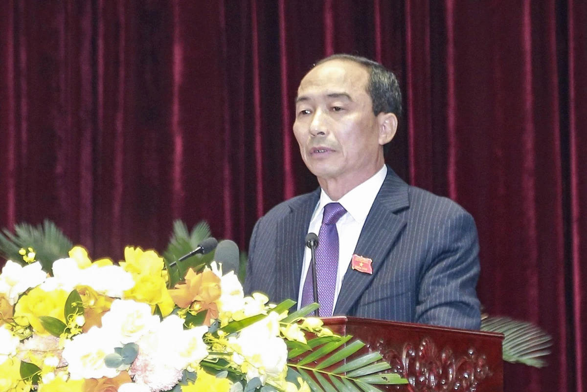 Phó Chủ tịch HĐND tỉnh Lê Tiến Lam phát biểu tại kỳ họp. Ảnh: Lê Hợi