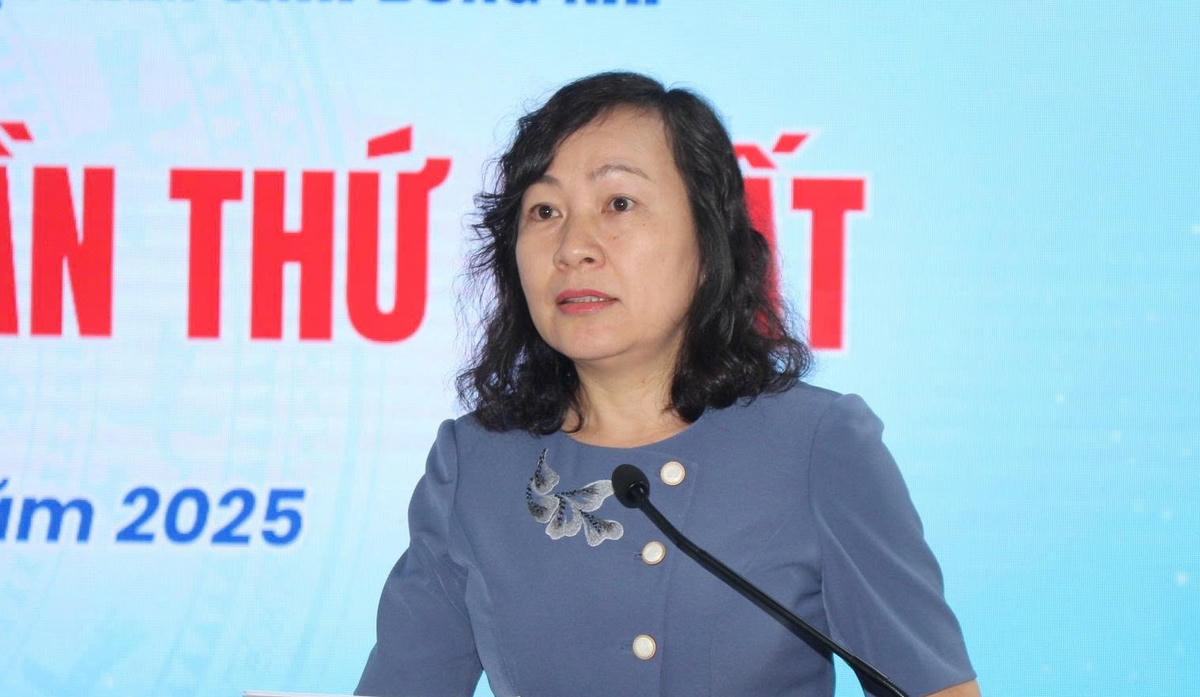 Bà Huỳnh Thị Hằng - Phó Bí thư Tỉnh ủy, Chủ tịch Ủy ban MTTQ Việt Nam tỉnh Đồng Nai phát biểu tại hội nghị. Ảnh: L.N