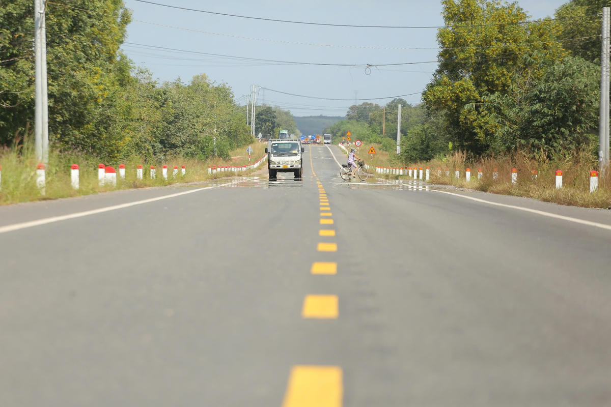 Một đoạn đi qua địa bàn xã Dầu Tiếng (TP Hồ Chí Minh) hiện đã đông đúc phương tiện di chuyển. Ảnh: Đ.Xá.