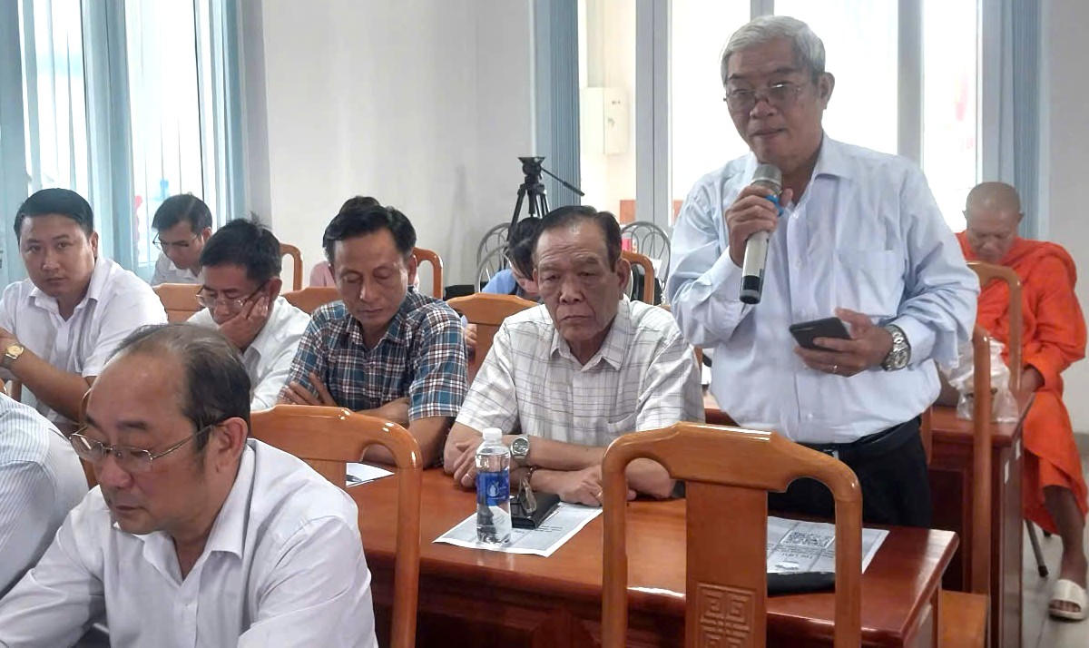 Các đại biểu thảo luận dân chủ, góp ý thẳng thắn để hoàn thiện cơ cấu ứng cử. Ảnh; S.X