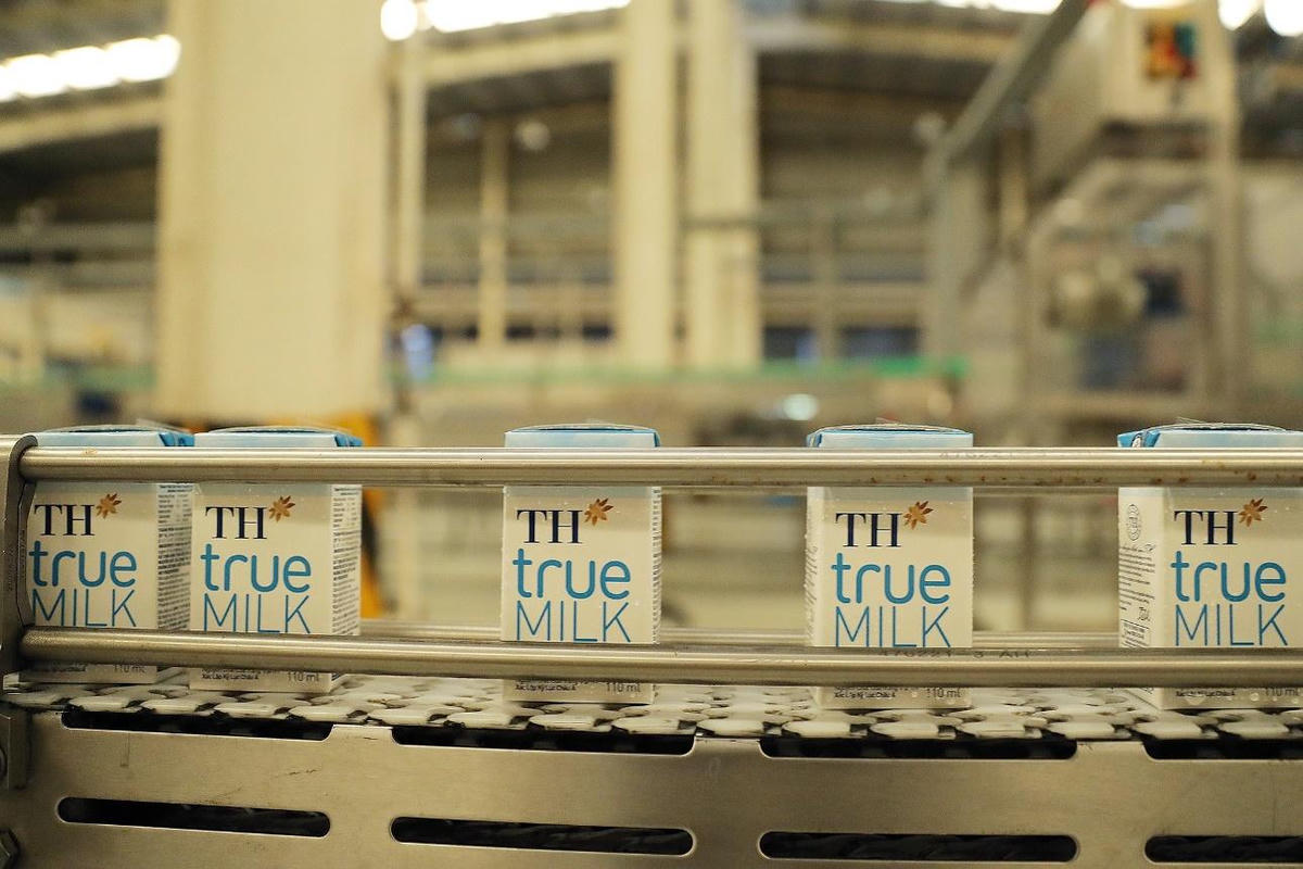 Công ty Cổ phần Sữa TH là đơn vị vận hành Nhà máy chế biến sữa tươi sạch TH true MILK thuộc Tập đoàn TH