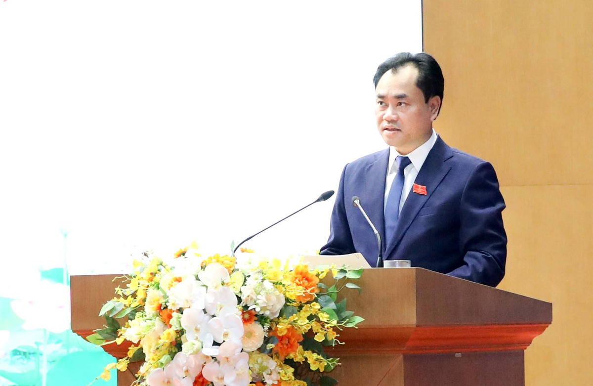 Bí thư Tỉnh ủy, Chủ tịch HĐND tỉnh Lào Cai Trịnh Việt Hùng phát biểu khai mạc kỳ họp. Ảnh: laocai.gov.vn.