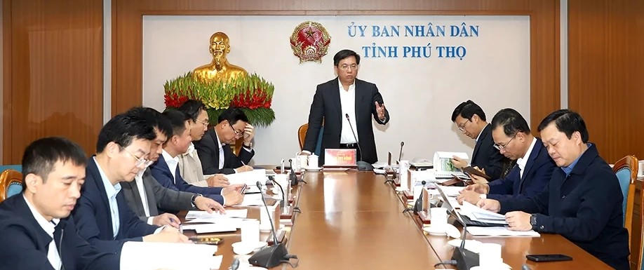 Chủ tịch UBND tỉnh Phú Thọ Trần Duy Đông chỉ đạo về quy hoạch giao thông tỉnh Phú Thọ. Ảnh CTV