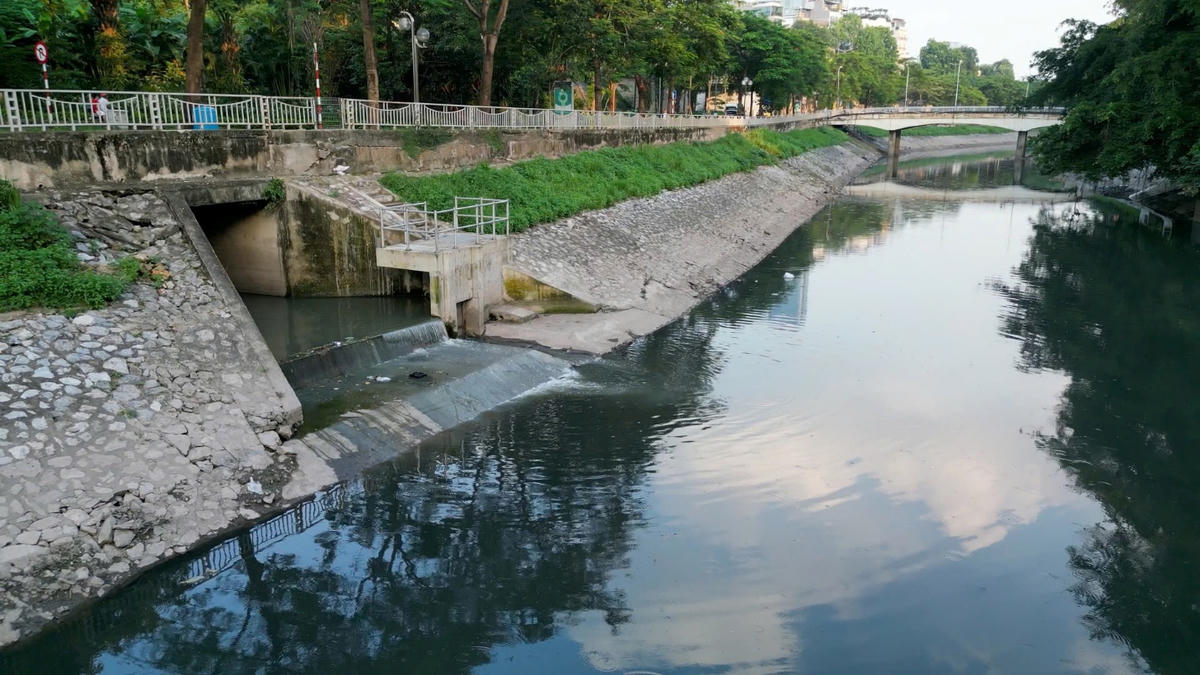 Một số dòng sông ở nước ta đang bị ô nhiễm nghiêm trọng.