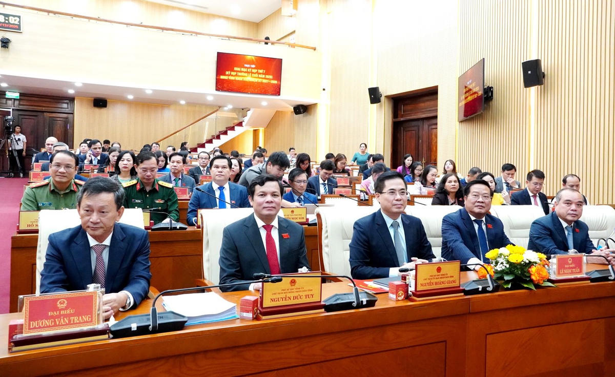 Các đại biểu tham dự kỳ họp. Ảnh: CV.