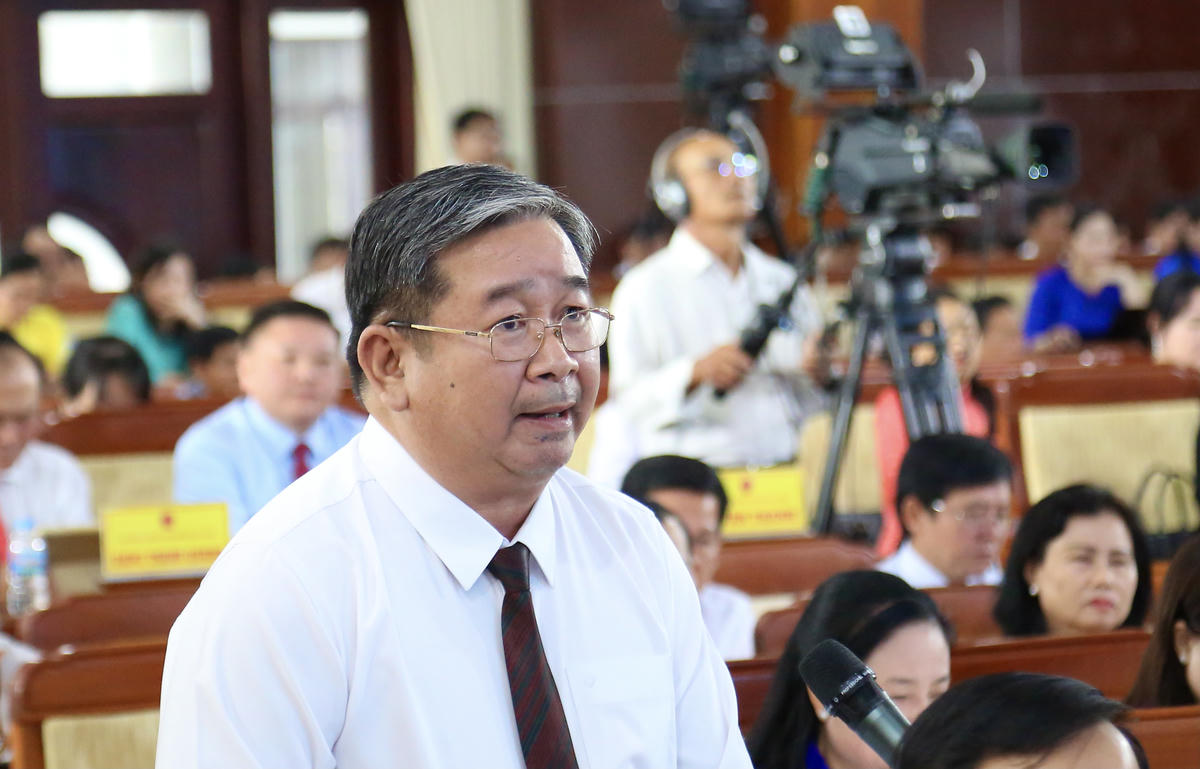 Giám đốc Sở Nông nghiệp và Môi trường Cần Thơ Ngô Thái Chân trả lời chất vấn. Ảnh: Thanh Tiến.