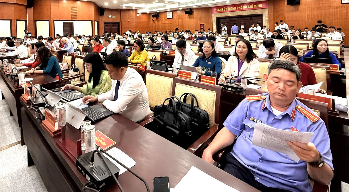 Kỳ họp xem xét và&nbsp; quyết định nhiều vấn đề quan trọng liên quan đến kinh tế - xã hội thành phố. Ảnh: H.T