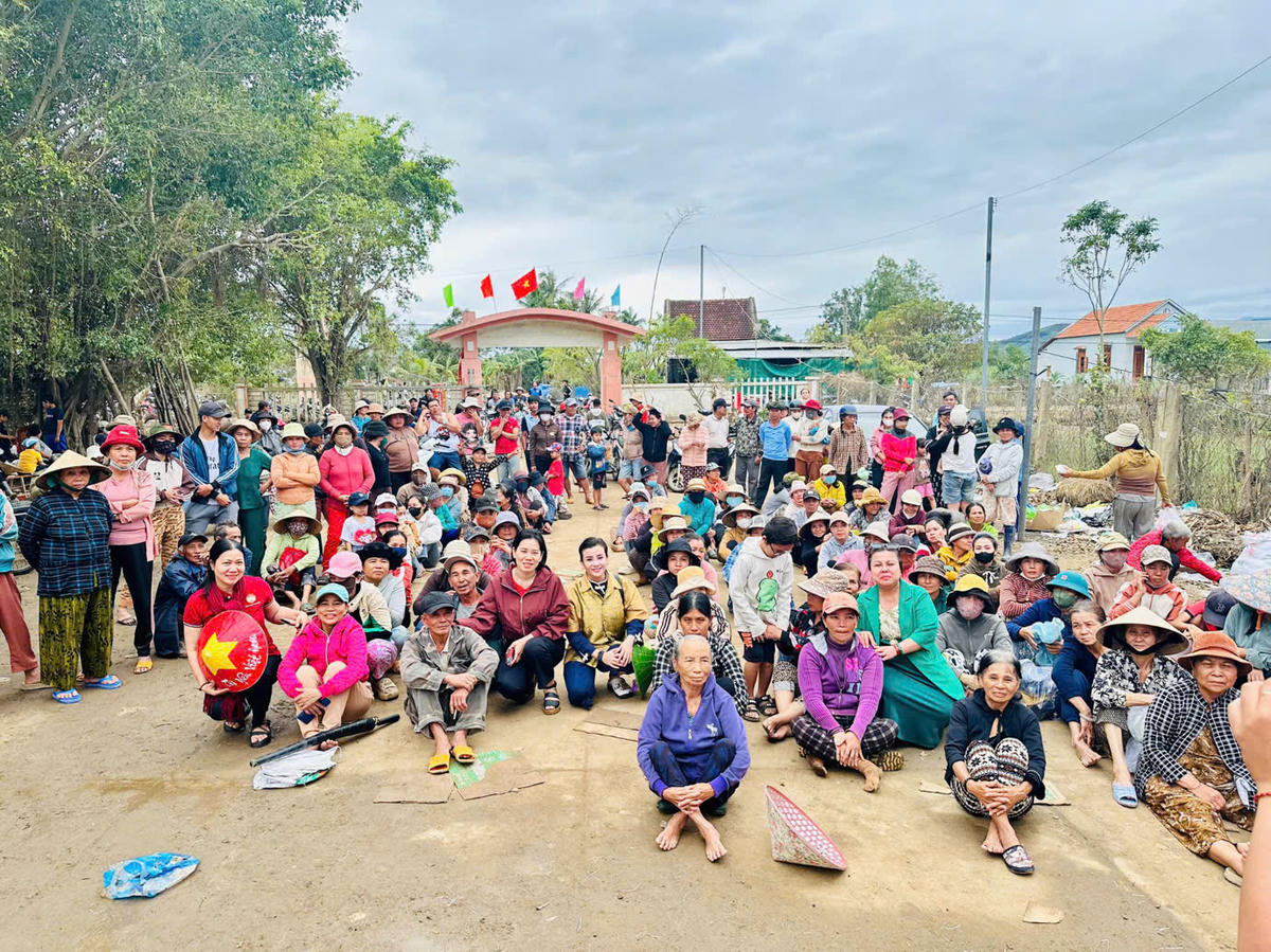 Một hoạt động của&nbsp;GCTV hỗ trợ đồng bào miền Trung và Tây Nguyên khắc phục sau bão lũ. Ảnh: BTC.