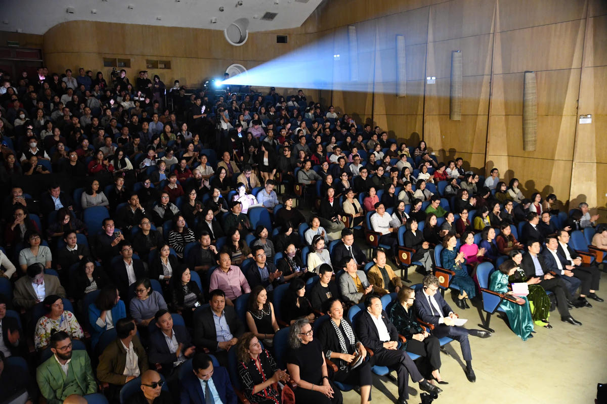 Sự kiện đã thu hút sự quan tâm của đông đảo các chuyên gia, nhà sáng tạo. Ảnh: Phạm Sỹ.