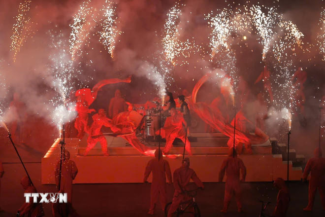 Nước chủ nhà Thái Lan muốn khơi dậy niềm đam mê thể thao ở các khán giả trong lễ khai mạc. (Ảnh: Minh Quyết/TTXVN)