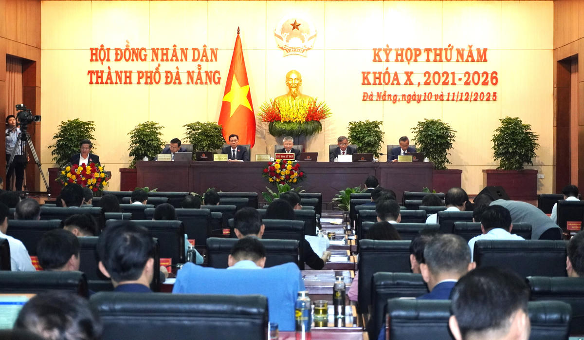 Quang cảnh kỳ họp. Ảnh: Nguyễn Tín.