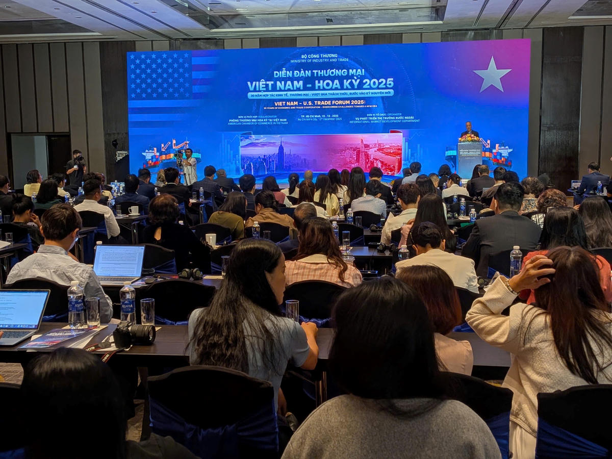 Ảnh Hội trường tổ chức Diễn đàn.