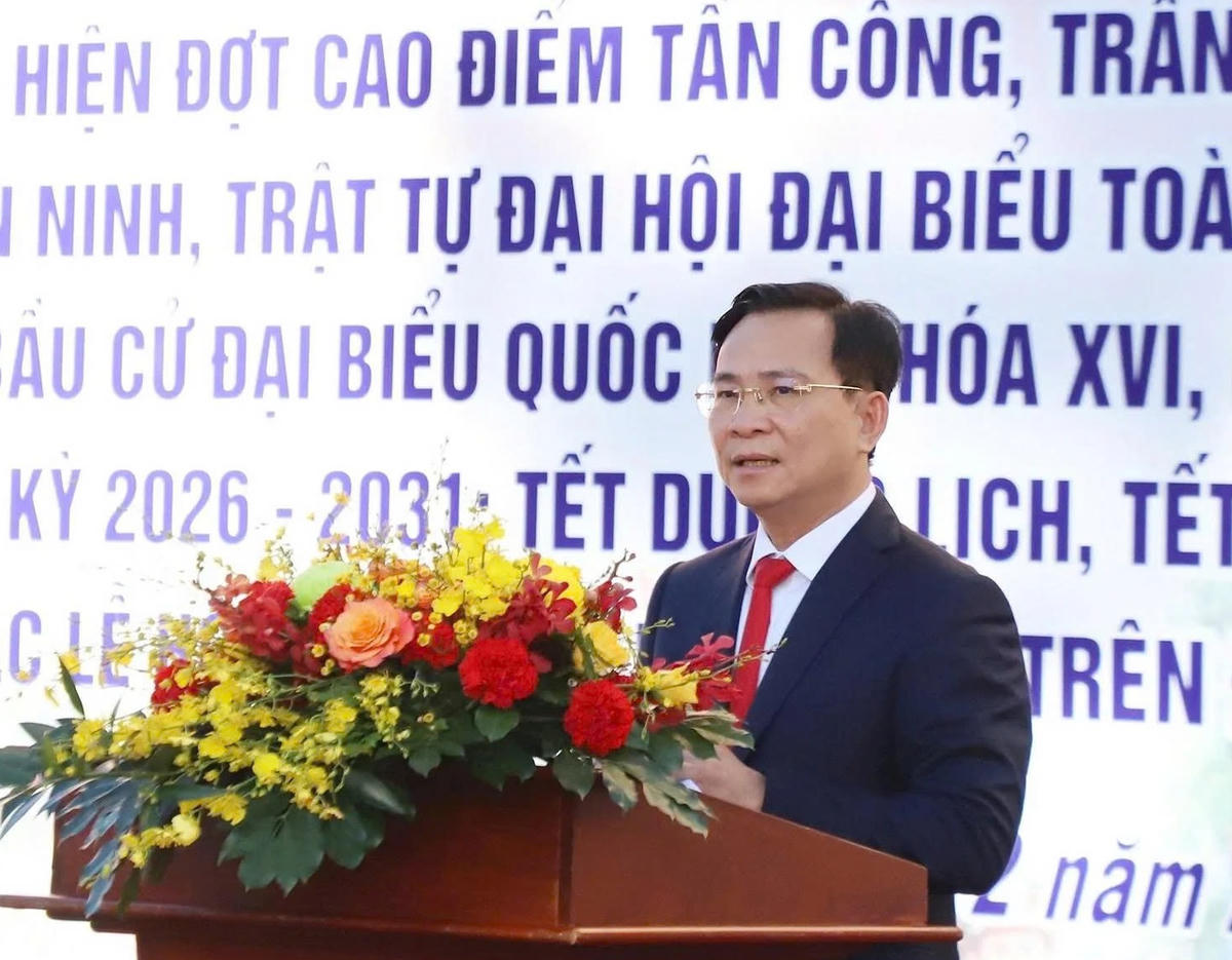 Ông Hồ Văn Mười, Phó Bí thư Tỉnh ủy, Chủ tịch UBND tỉnh Lâm Đồng phát biểu tại buổi lễ. (ảnh L.C)