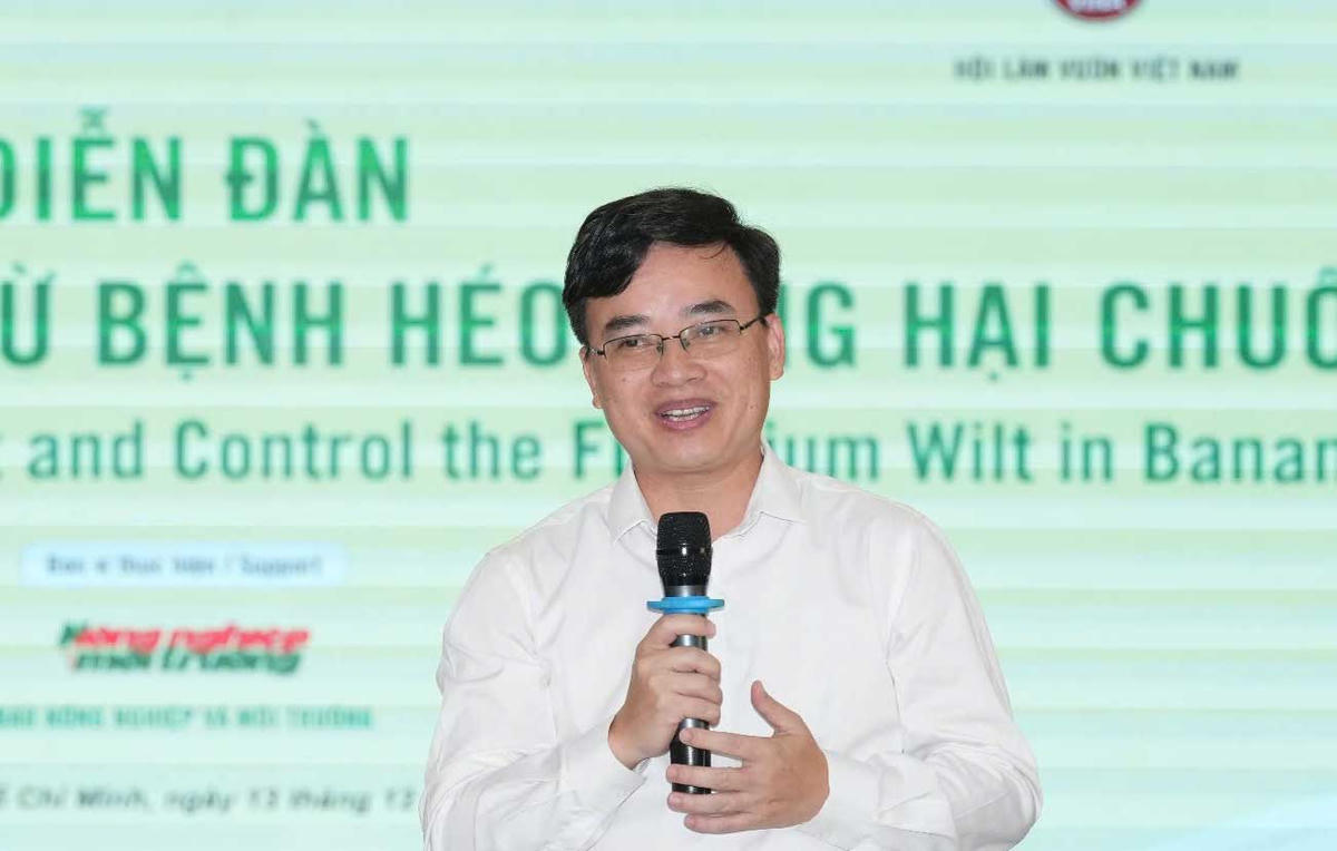 Ông Nguyễn Quốc Mạnh - Phó Cục trưởng Cục Trồng trọt và Bảo vệ thực vật, chia sẻ về định hướng hoàn thiện chính sách quản lý giống cây trồng tại Diễn đàn. Ảnh: BTC.