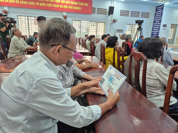 Người từ đủ 70 tuổi đến dưới 75 tuổi có nơi thường trú, tạm trú tại các xã khu vực I được tỉnh Đồng Nai hỗ trợ 100% mức đóng BHYT. Ảnh: TT