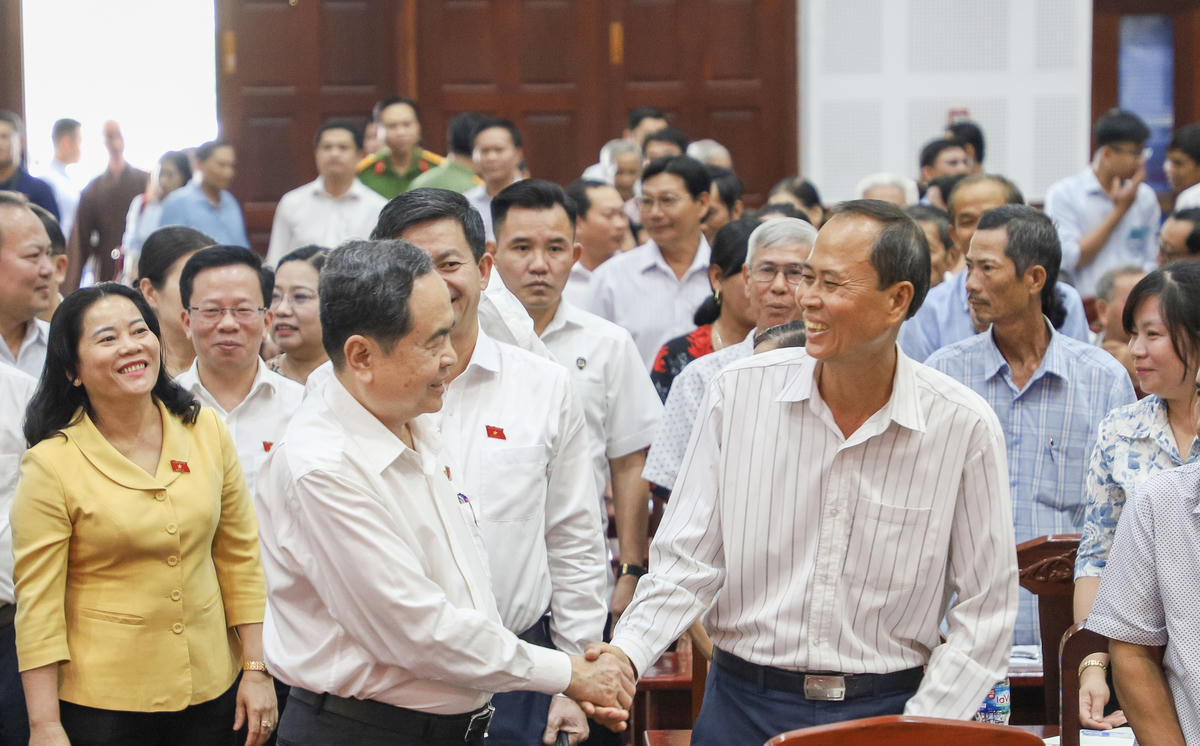 Chủ tịch Quốc hội Trần Thanh Mẫn với cử tri Cần Thơ. (ảnh: NH)