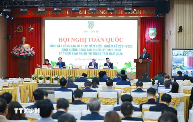 Thủ tướng Phạm Minh Chính phát biểu chỉ đạo Hội nghị toàn quốc tổng kết công tác Tư pháp năm 2025. (Ảnh: Dương Giang/TTXVN).
