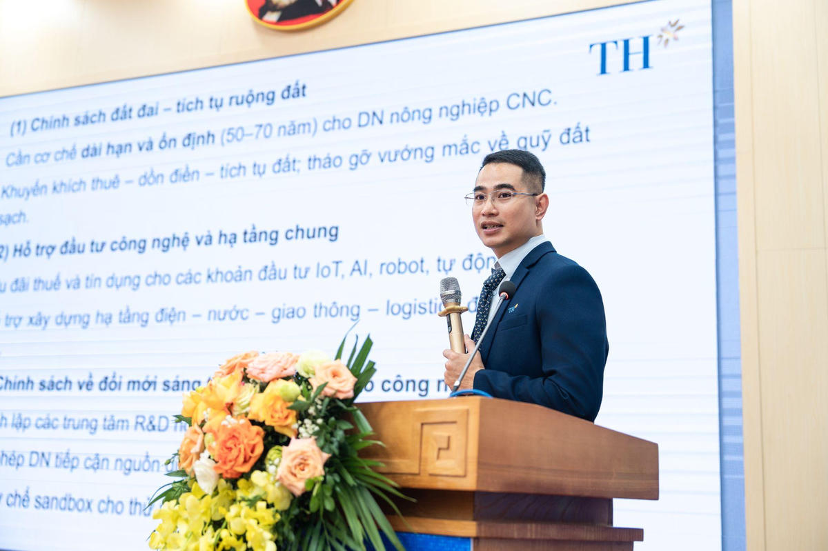 Đại diện Tập đoàn TH cho biết với doanh nghiệp hàng đầu ngành sữa này, công nghệ không được xem là mục tiêu cuối cùng, mà là công cụ nằm trong một hệ sinh thái quản trị số được thiết kế bài bản ngay từ đầu.