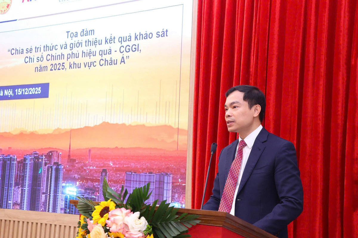 PGS.TS Nguyễn Mạnh Hùng - Phó Giám đốc Học viện Chính trị quốc gia Hồ Chí Minh, Phó Chủ tịch Hội đồng Lý luận Trung ương phát biểu tại toạ đàm.