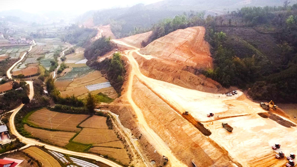 Một trong những nguyên nhân dẫn đến dự án bị kéo dài hơn 10 năm là do các đơn vị liên quan không bàn giao hồ sơ khảo sát, thiết kế và hiện trường cho nhà đầu tư. Ảnh: V.T.

