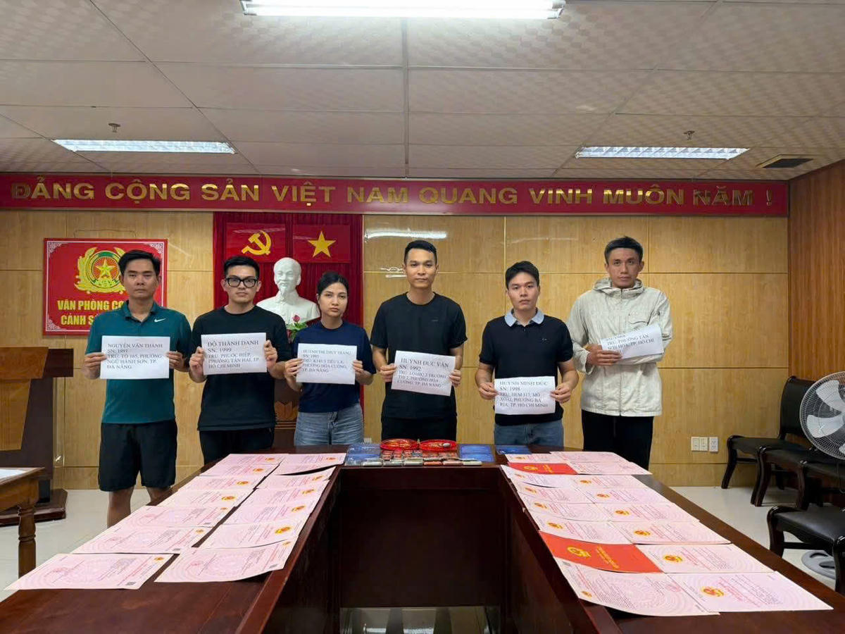 Các đối tượng tại cơ quan điều tra. Ảnh: CV.