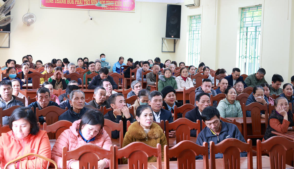 Hội nghị tập huấn giúp nâng cao kỹ năng tiếp nhận, chọn lọc và sử dụng thông tin , góp phần cải thiện đời sống, thúc đẩy sản xuất và hạn chế nguy cơ tái nghèo. Đây là hoạt động thiết thực nhằm thực hiện mục tiêu giảm nghèo bền vững , bảo đảm người dân được tiếp cận thông tin đầy đủ, kịp thời, đặc biệt là các chính sách hỗ trợ của Nhà nước; hướng tới nâng cao chất lượng cuộc sống và phát triển kinh tế - xã hội địa phương. Ảnh: thieuhoa.thanhhoa.gov.vn