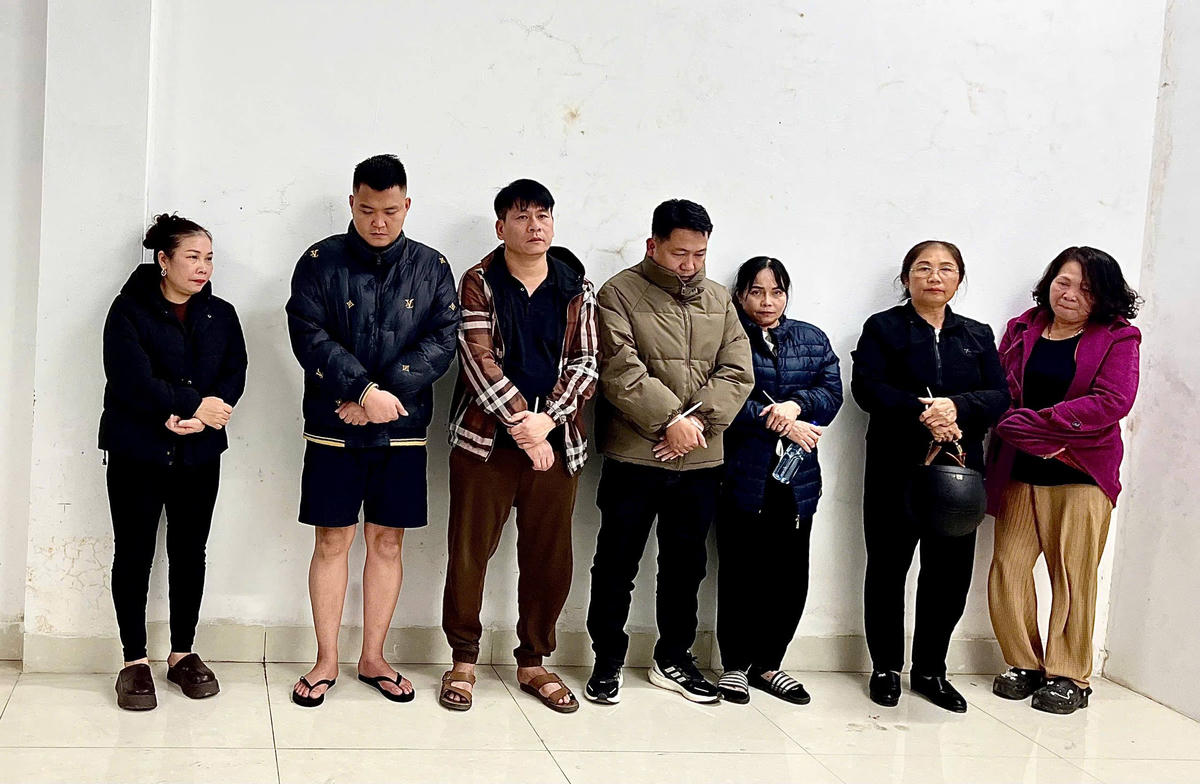 Các đối tượng bị bắt giữ. Ảnh: Quỳnh Trang.