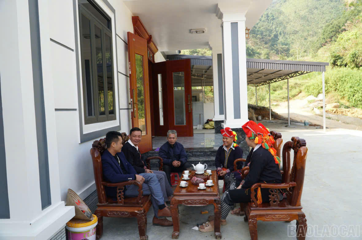 Giảm nghèo thông tin chính là "chìa khóa" để giảm nghèo bền vững tại xã Bảo Hà (Lào Cai). Ảnh: Vân Thảo