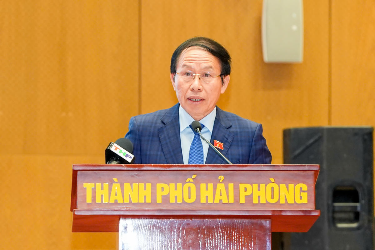 Bí thư Thành ủy, Trưởng Đoàn đại biểu Quốc hội thành phố Lê Tiến Châu phát biểu tại buổi gặp mặt. Ảnh: PT.&nbsp;