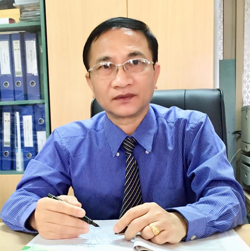 TS Hoàng Ngọc Vinh.