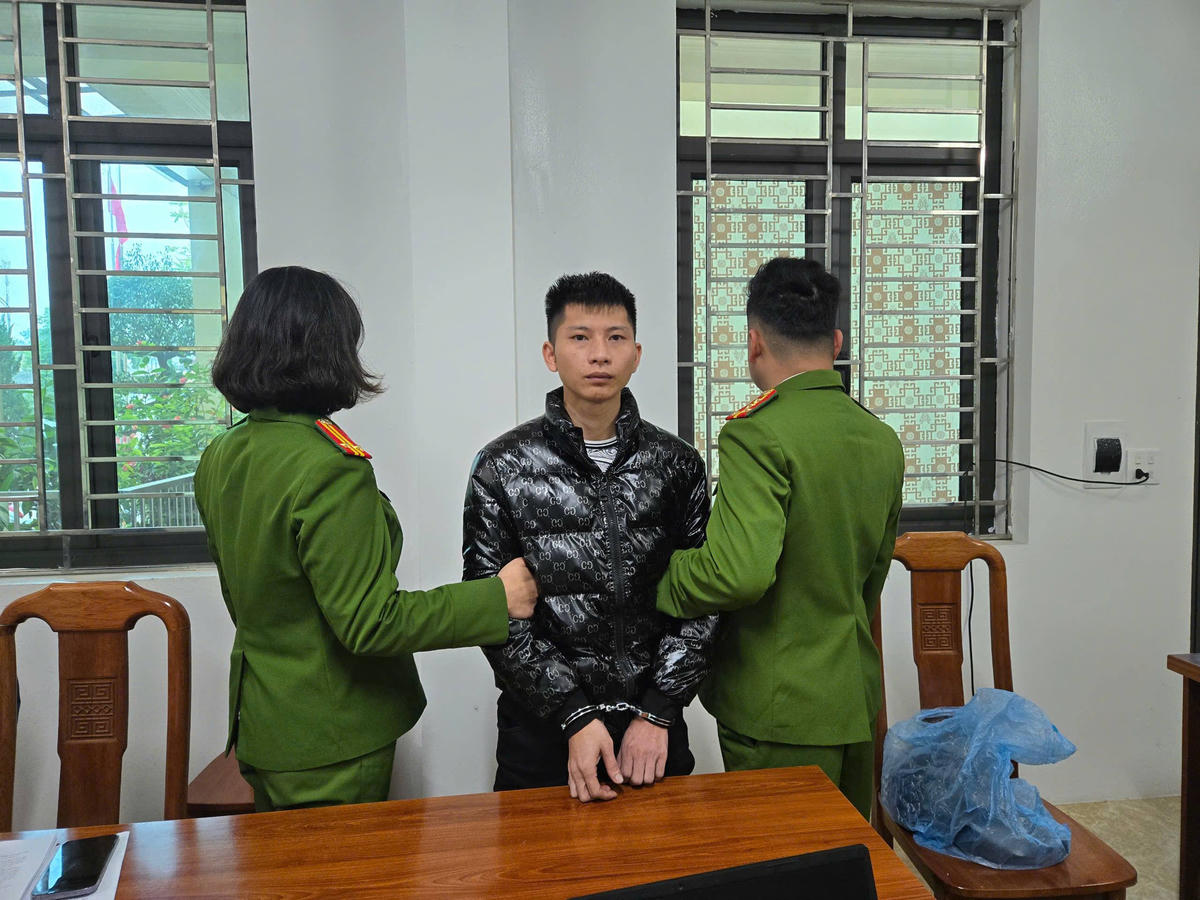 Vàng Văn Ánh tại Cơ quan điều tra. Ảnh: Công an tỉnh Lào Cai.