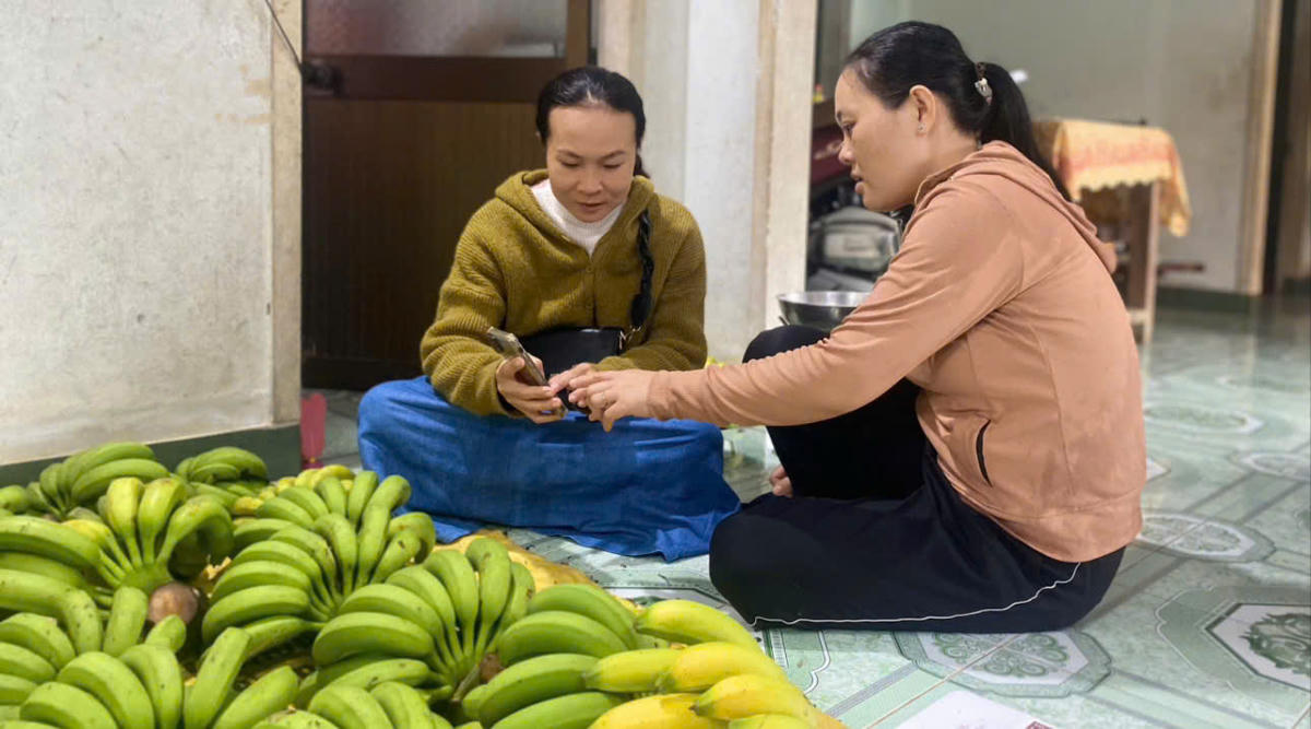 Hình thức truyền thông trực tiếp thông qua hội, đoàn thể đã giúp thông tin giảm nghèo đến kịp thời với người dân. Ảnh: baoquangngai.vn