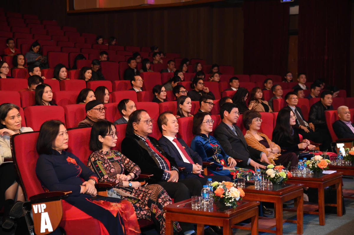 Các đại biểu dự lễ trao giải. Ảnh: Phạm Sỹ.