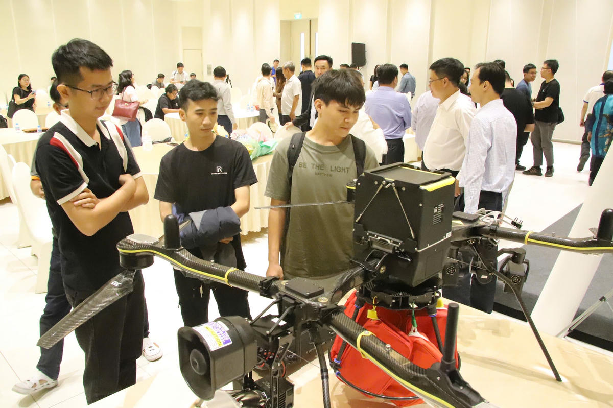 Đào tạo hệ cao đẳng trong đại học: Nỗi lo lý thuyết lấn át tay nghề